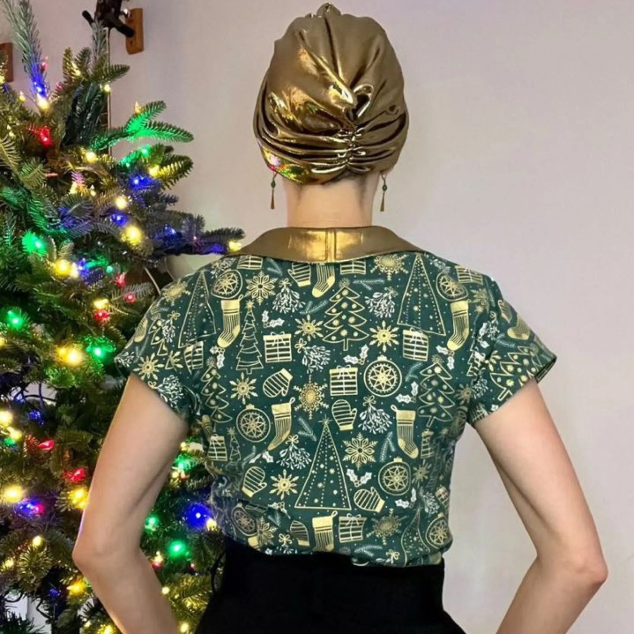 1950s Pattern, Square Neck Blouse, 'Quick and Easy' - Bust 34” (86cm), Waist 28” (71cm), Hip 37” (94cm)