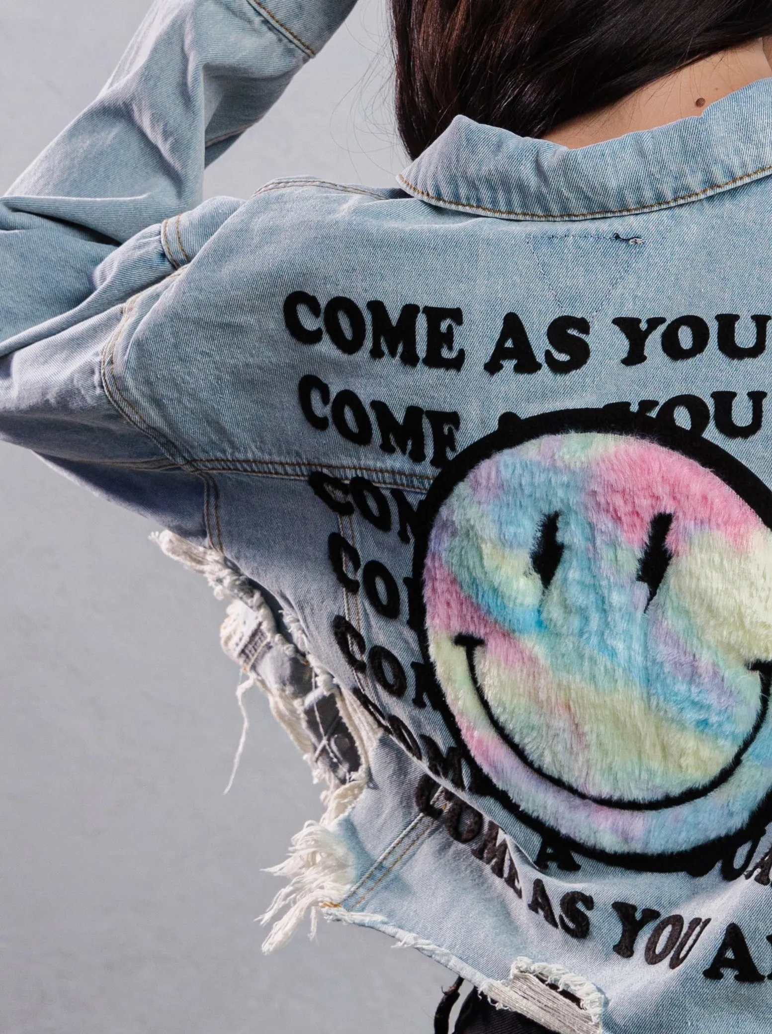 COME AS YOU ARE Crop Denim Jacket