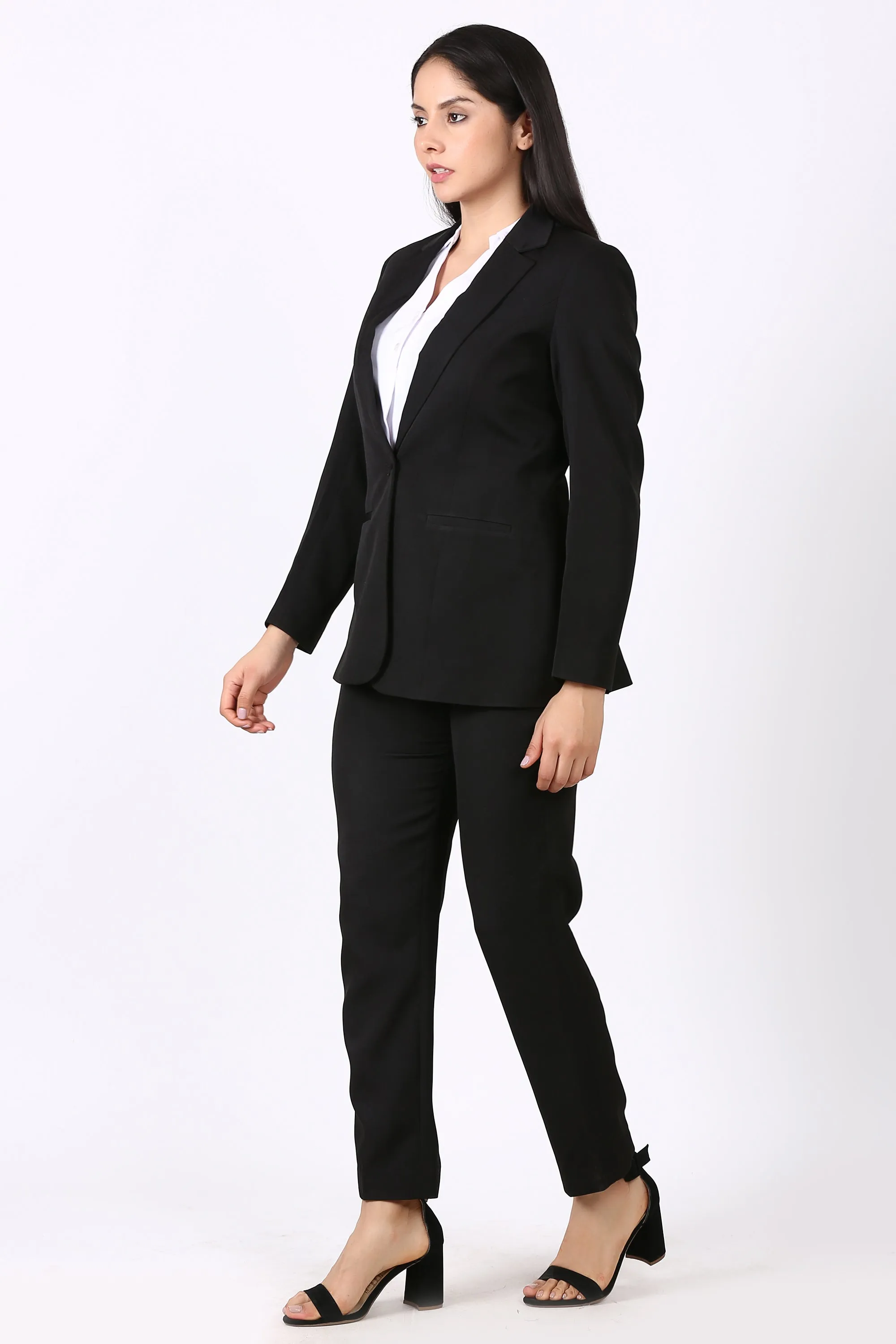 Notch collar Black Pant suit