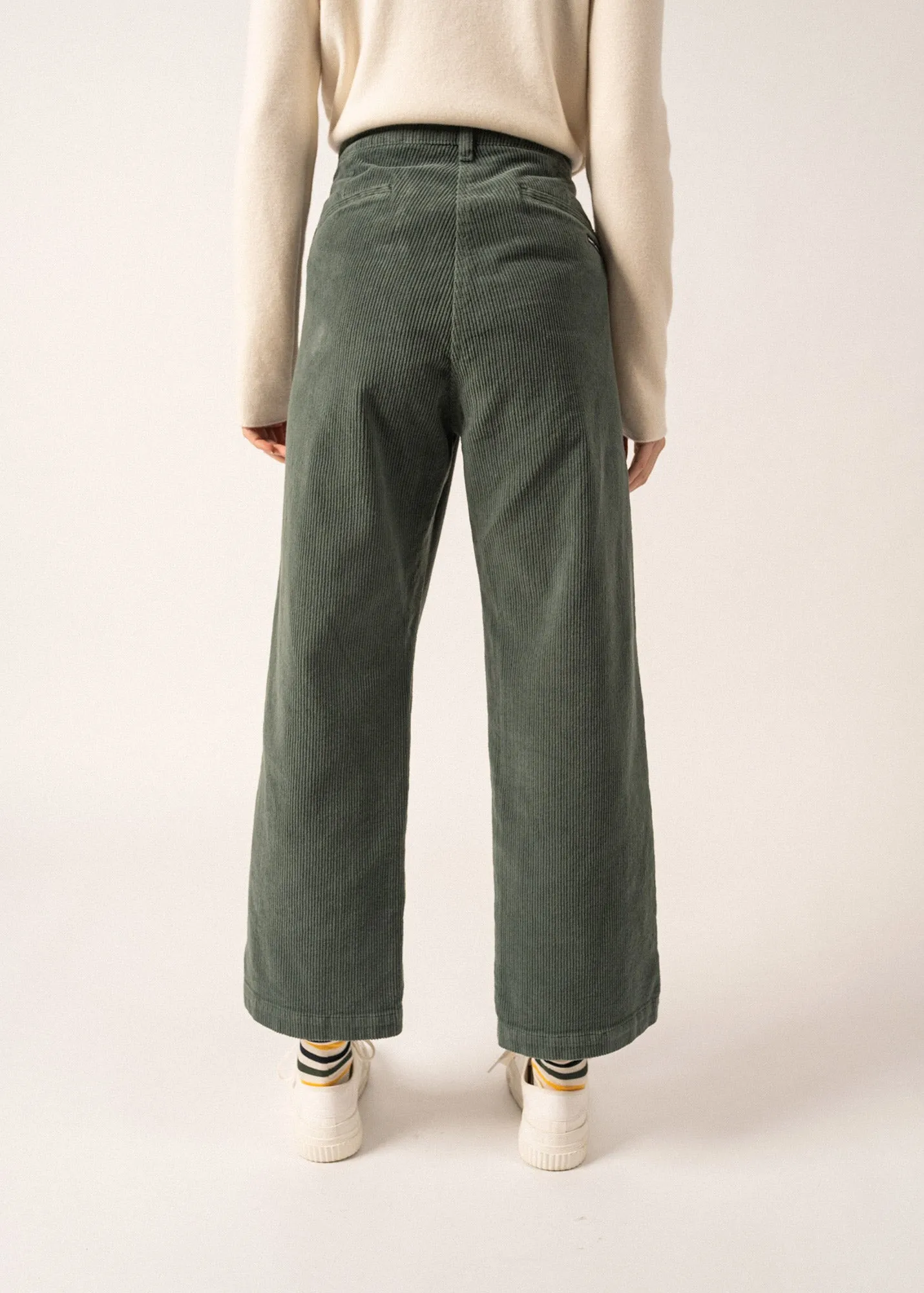 Tess Velvet Trousers - straight cut (VEGETAL)