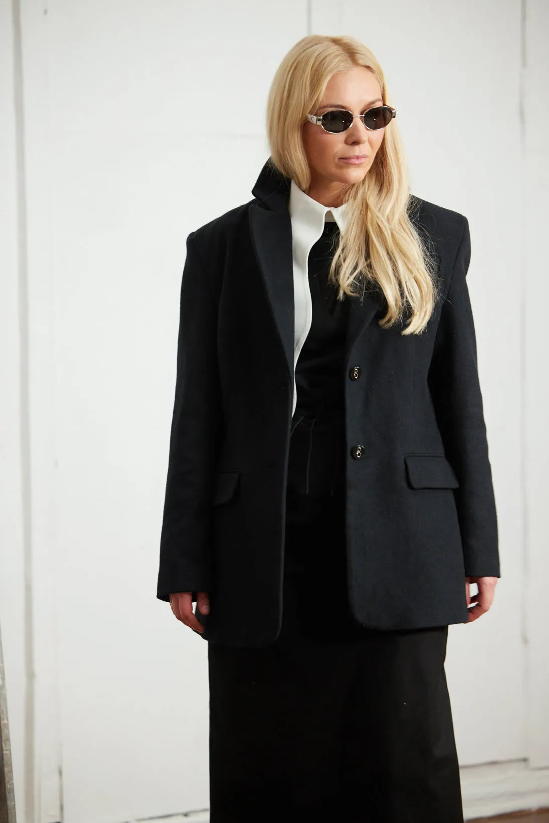 Timeless Longline Blazer With Notched Lapel Black