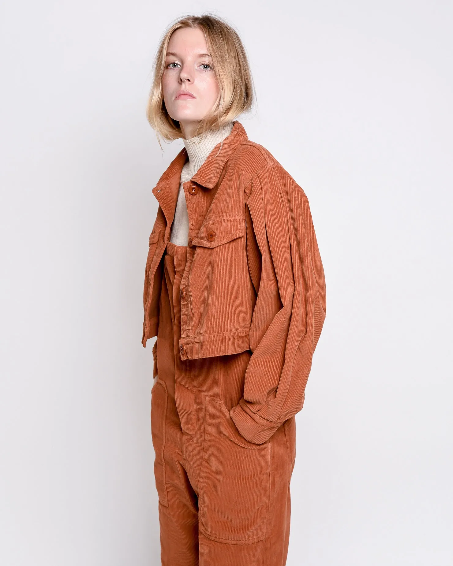 Zoe cropped jacket in brown corduroy